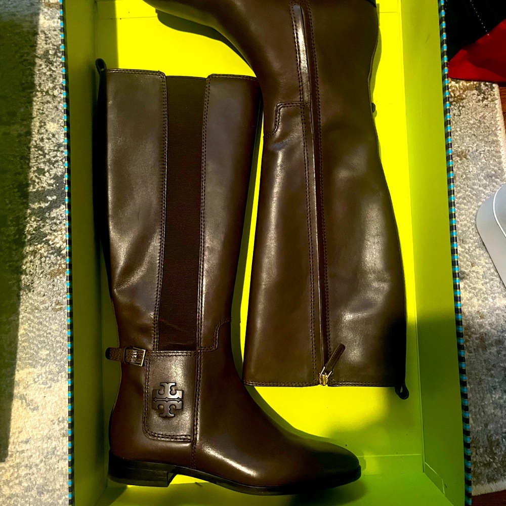 NEW BROWN TORY BURCH BOOTS - Size 7!